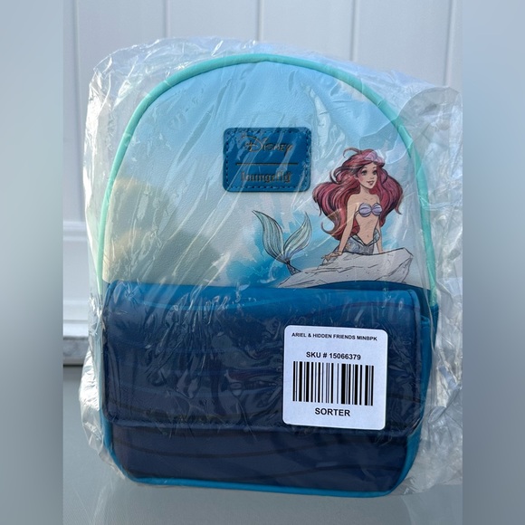The Little Mermaid 🧜🏻♀️ Backpack - Picture 11 of 11